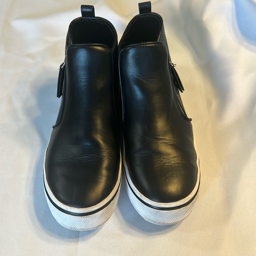 Youth Size 5 Steve Madden Black Zipper High Tops